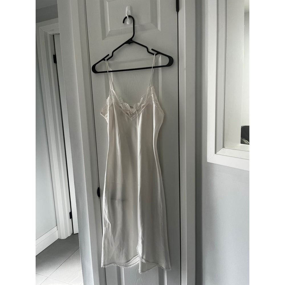 Vintage Victorias Secret Gold Label Ivory Lace Trim Chemise Nightgown Small